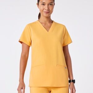 Figs Women's Casma top, Jogger bottoms. Yellow/Gold. Discontinued color. 
Sm/Sm